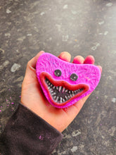 Load image into Gallery viewer, Huggy Bath Bomb