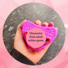 Load image into Gallery viewer, Huggy Bath Bomb