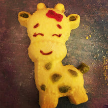 Load image into Gallery viewer, Giraffe Bath Bomb