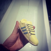 Load image into Gallery viewer, Trainer Bath Bomb