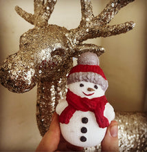 Load image into Gallery viewer, Christmas Snowman Bath Bomb