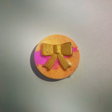 Load image into Gallery viewer, Ribbon Bow Bath Bomb