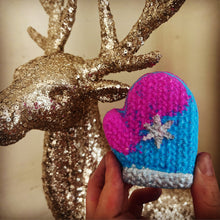 Load image into Gallery viewer, Christmas Glove Bath Bomb