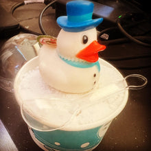 Load image into Gallery viewer, Christmas Duck Pots Bath Bombs