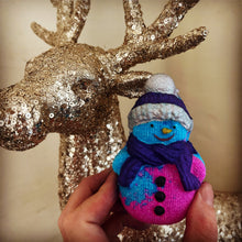 Load image into Gallery viewer, Christmas Snowman Bath Bomb