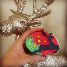 Load image into Gallery viewer, Flying Reindeer Christmas Bath Bomb