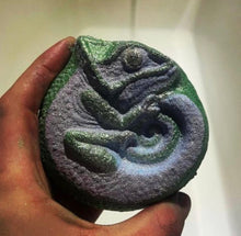 Load image into Gallery viewer, Lizard Bath Bomb