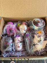 Load image into Gallery viewer, Ultimate Halloween personalised gift set of bath bombs