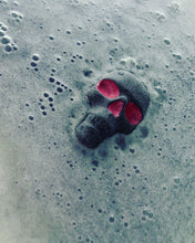 Load image into Gallery viewer, Large Skull Bath Bomb