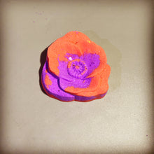 Load image into Gallery viewer, Small Flower Bath Bomb