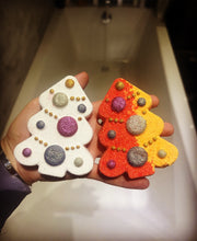 Load image into Gallery viewer, Christmas Tree 1 Bath Bomb