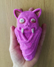 Load image into Gallery viewer, Batty The Bat Bath Bomb
