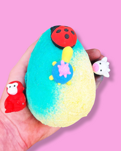 Hidden Animal Toy Egg Bath Bomb