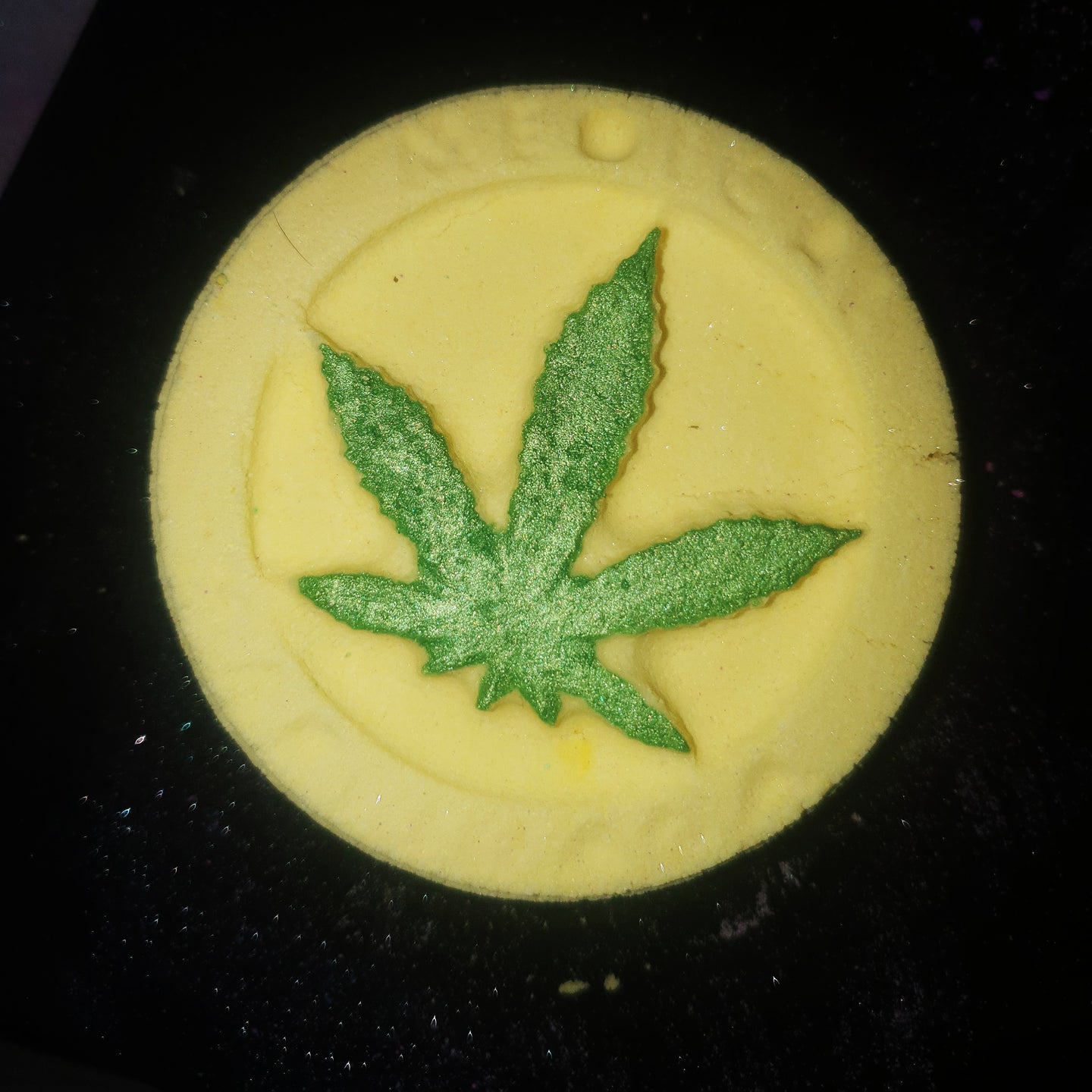 Cannabis Leaf Bath Bomb