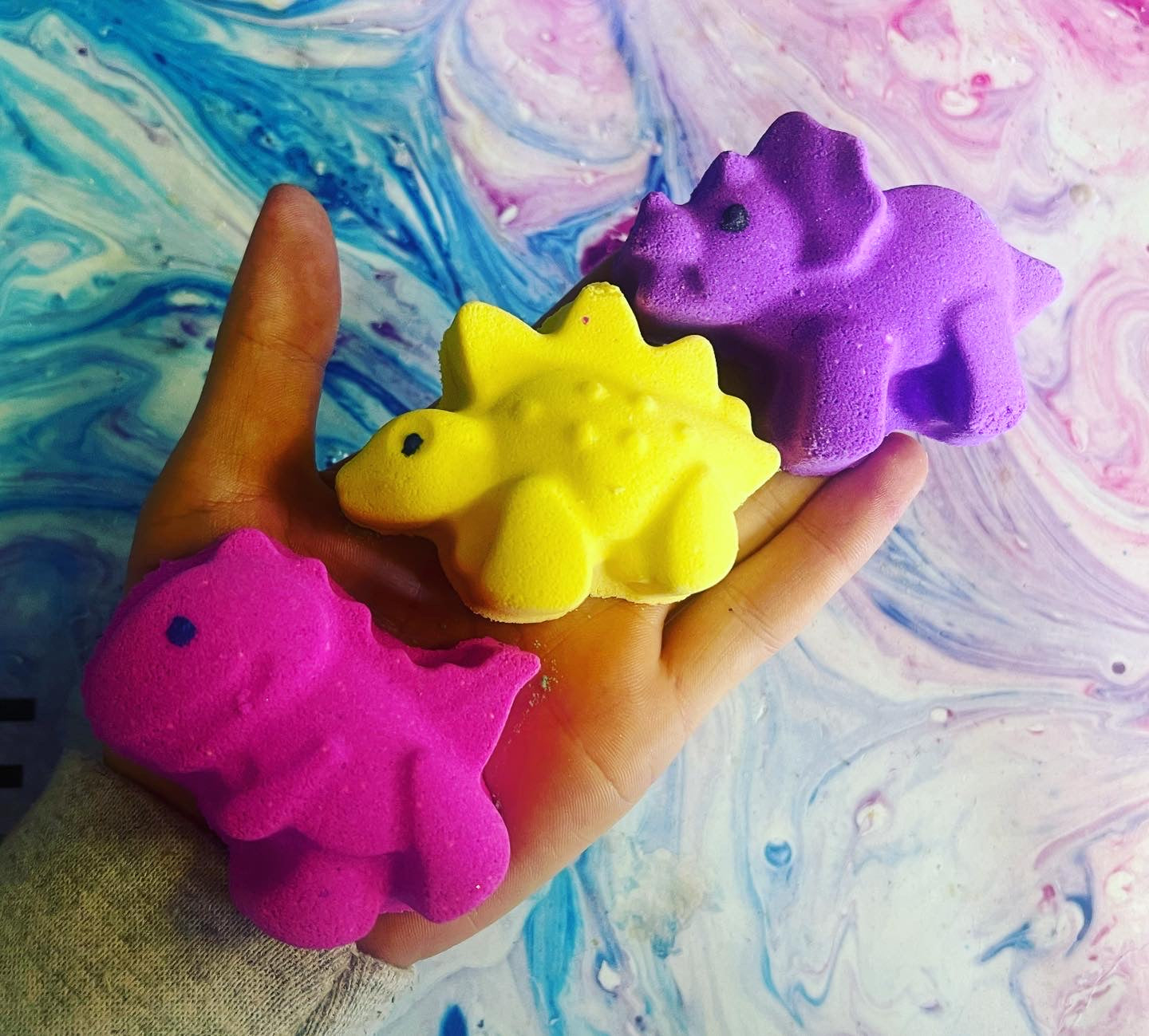 Set of 3 mini dinosaur bath bombs