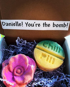 Personalised gift box of 2 bath bombs with personalised message gift set