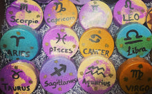 Load image into Gallery viewer, Star sign zodiac bathbombs
